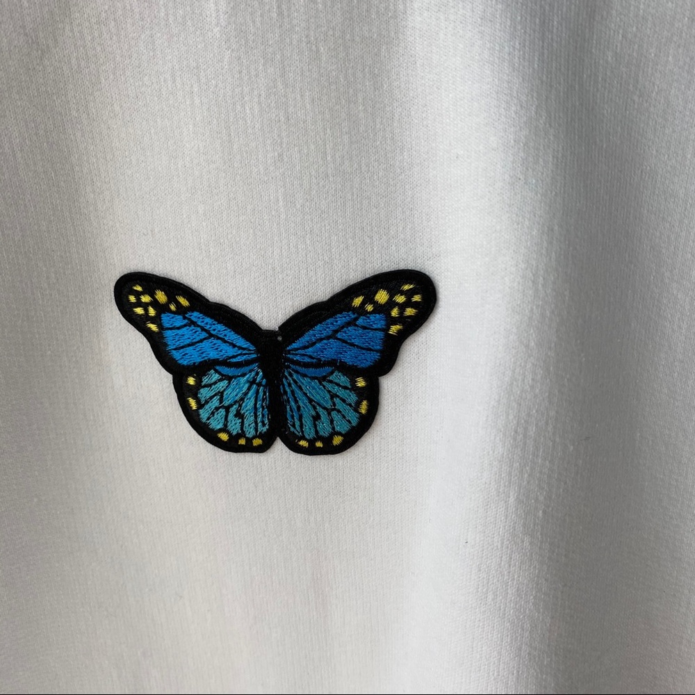 Blue butterfly sweatshirt - Picture 2 of 4